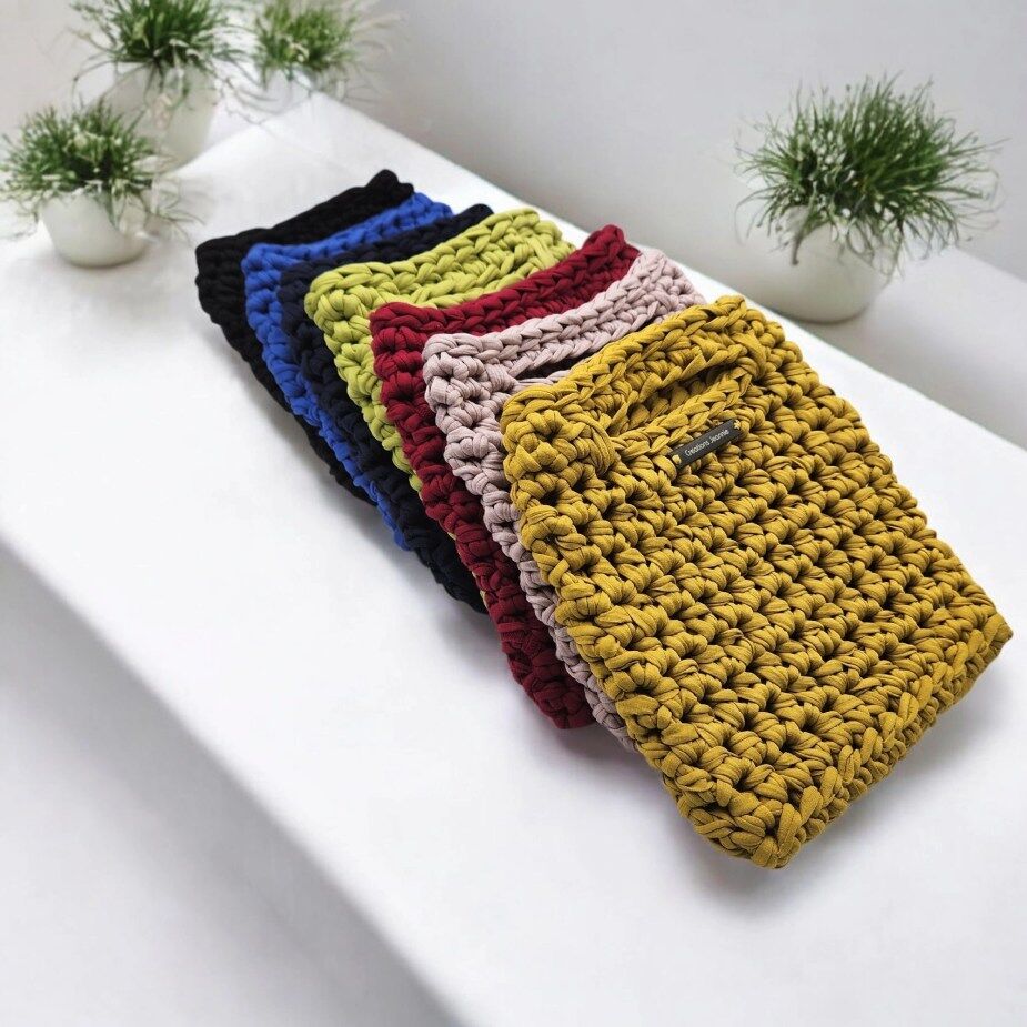 Sac à main crocheté en trapilho, coton recyclé, disponible en 7 couleurs (jaune, rose, framboise, vert, bleu, marine, noir)